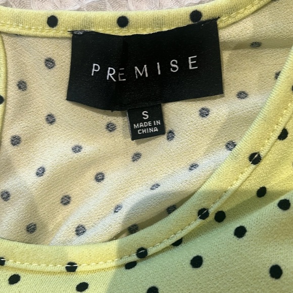 Women’s short sleeved top with polka dots - Picture 5 of 8